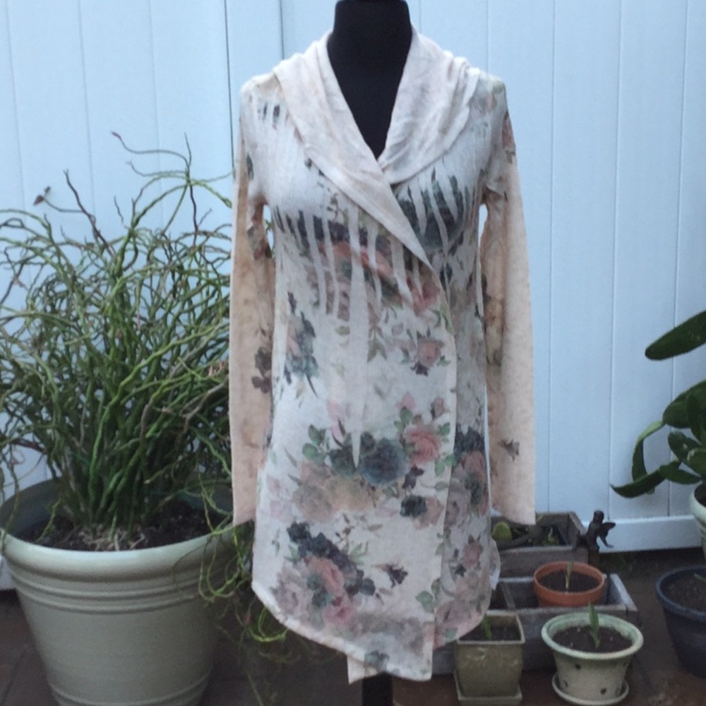 Moa Moa hooded sweater. XS NWT